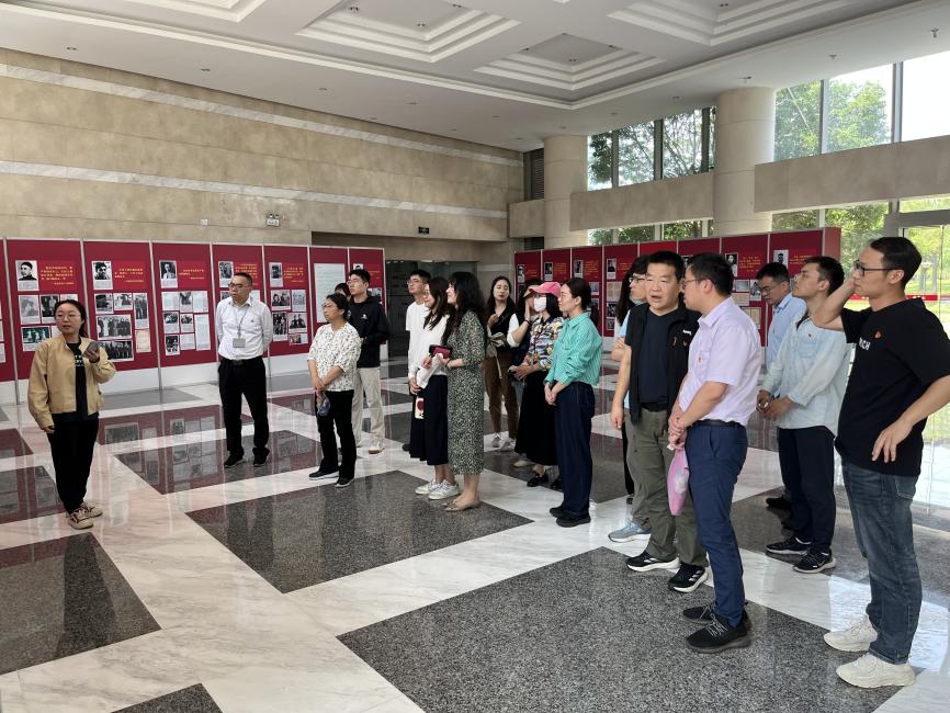图片2.jpg 图片2.jpg